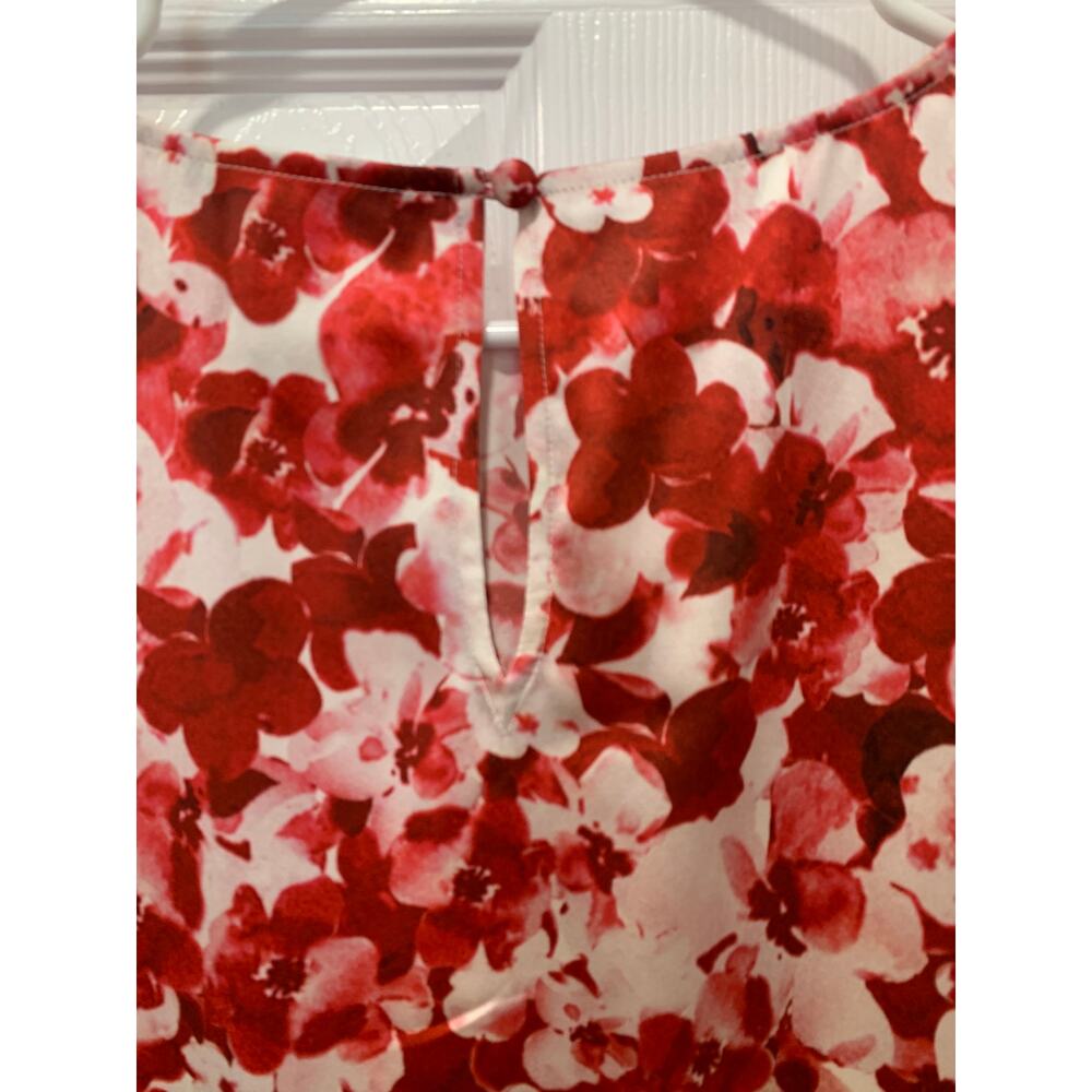 St Johns Silk Red Floral Sleeveless Blouse Size Large - Picture 3 of 5